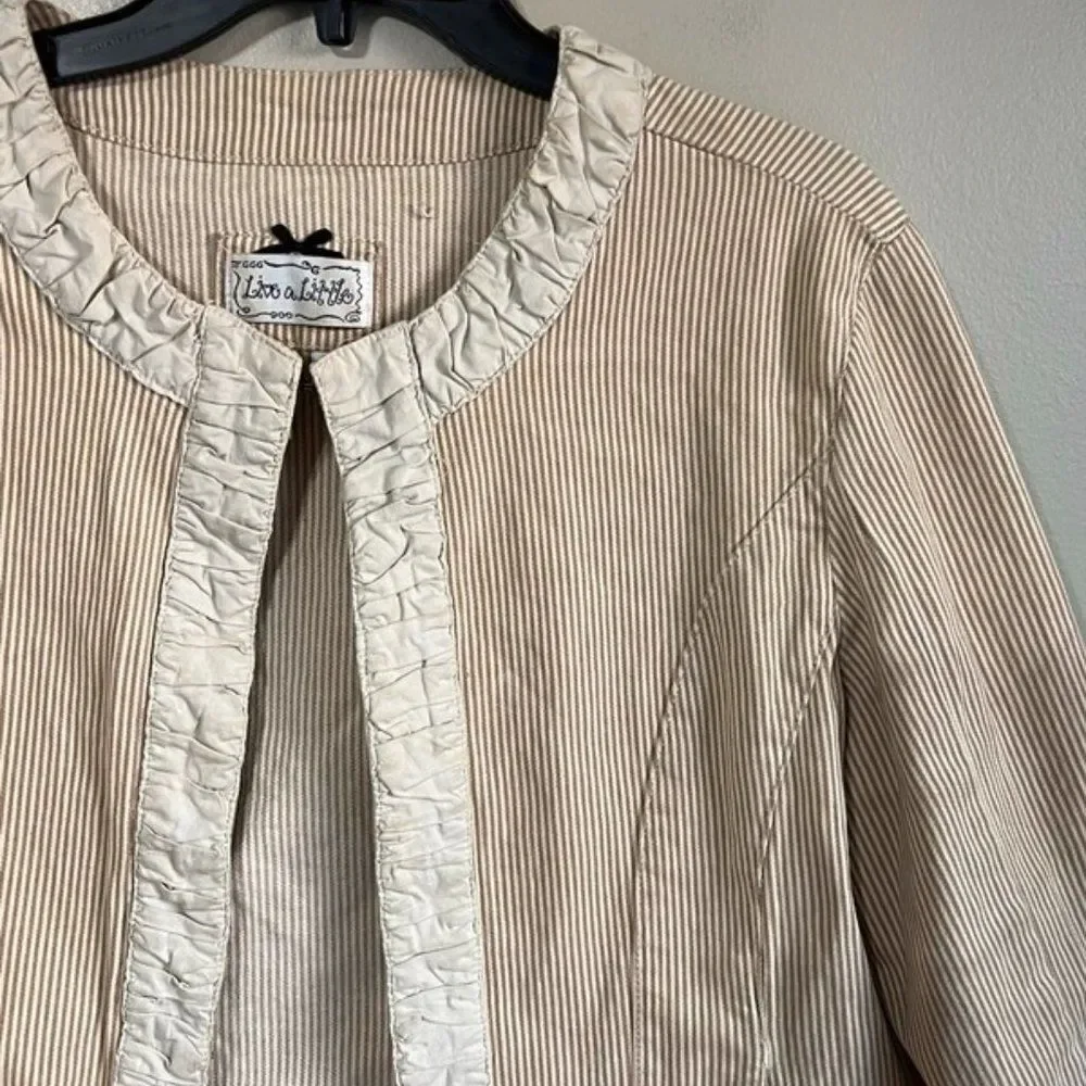 Live a Little large jacket‎ - Picture 2 of 10